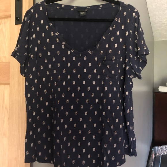 Torrid size 2 navy v neck GUC - Picture 1 of 3